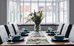 Stunning 3Br House W Garden & Parking In Richmond